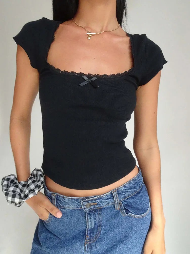 Kvinna Vintage T-shirt | Spetsdetalj, Crop Top | Nova 2