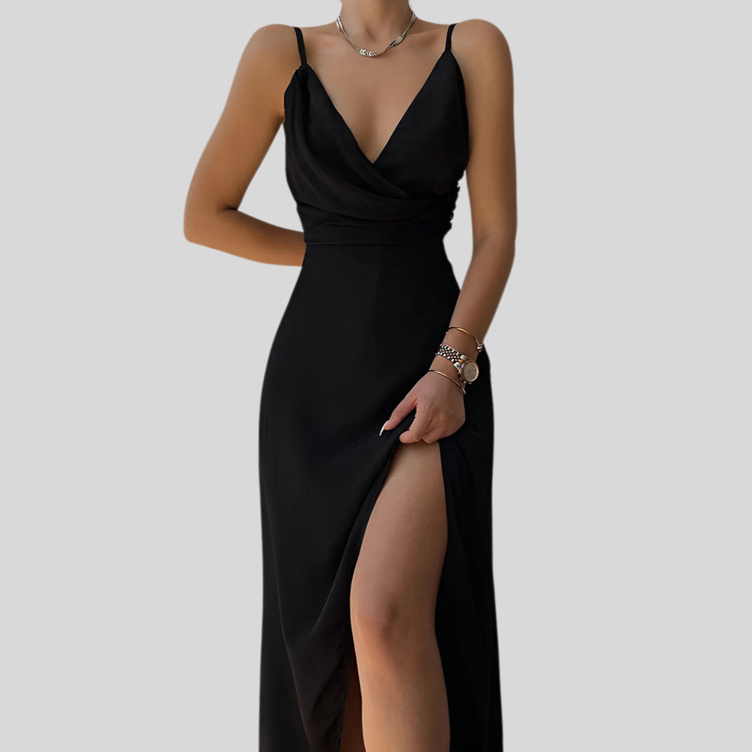 Kvinna Elegant Klänning | Lyxig, Tidslös Design | Mira 0