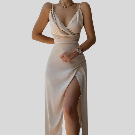 Kvinna Elegant Klänning | Lyxig, Tidslös Design | Mira 1